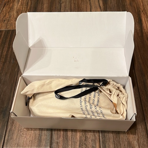 🐄 NWT Myra brand leather and cow hide“Spruce-Up” style flats - Picture 5 of 13